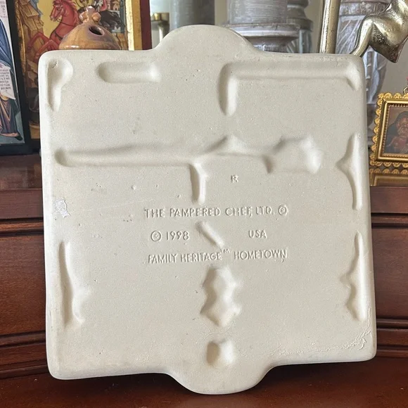 The Pampered chef Vintage Train Shaped gingerbread Baking Mold holiday party - Picture 7 of 9